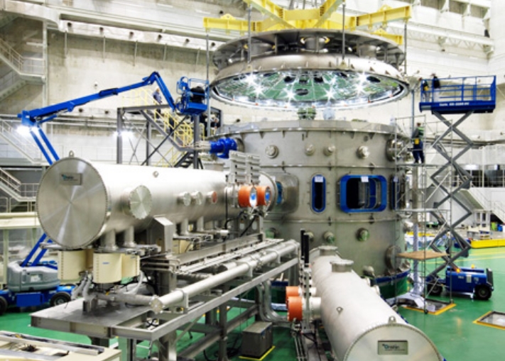 저온용기 Lid 및 진공배기 시스템 설치 이미지